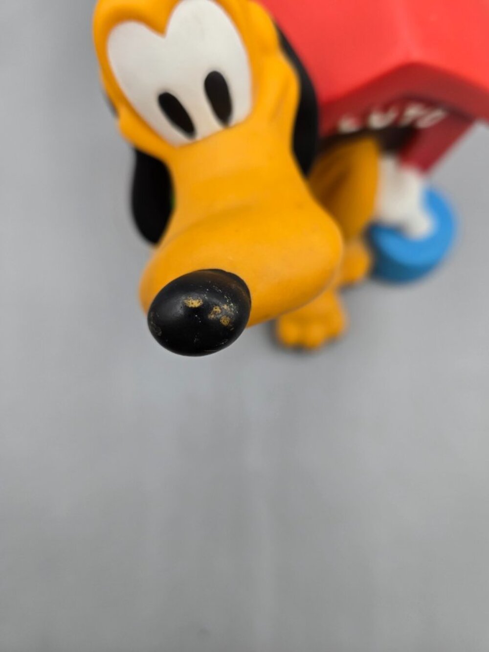 Vintage Walt Disney Pluto Red Doghouse Coin Bank With Orig Stopper Plug Cartoon - Picture 6 of 7